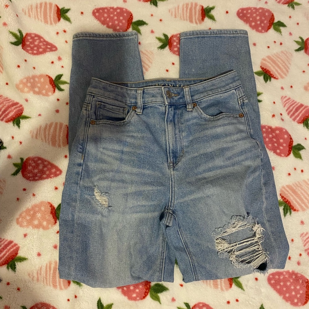 american eagle mom jeans
